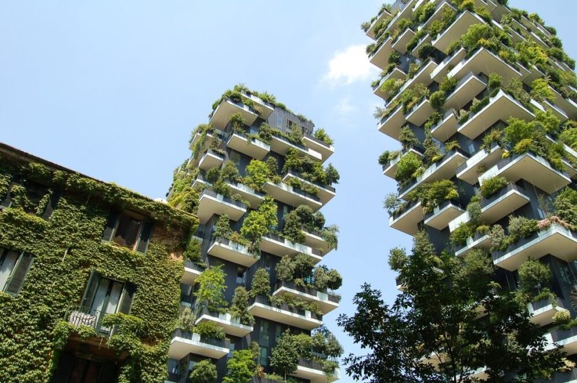 Begrünte Fassaden an Gebäuden in Singapur